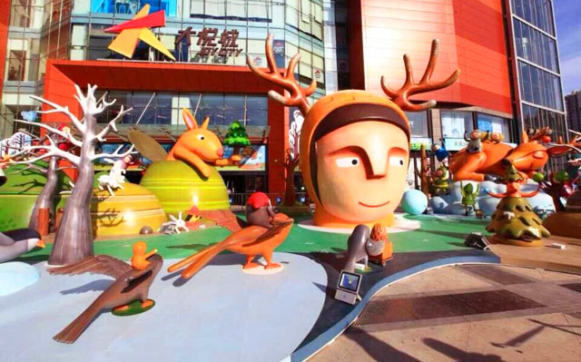 景觀雕塑在商業(yè)美陳中的作用 景觀雕塑在商業(yè)美陳中的作用