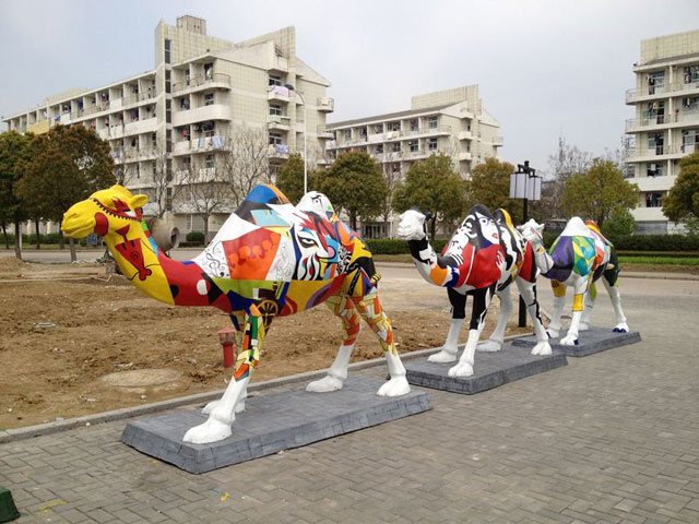 彩繪駱駝戶外街景 彩繪駱駝戶外街景