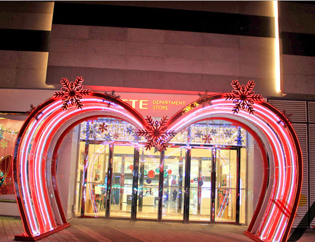 商場門頭展示美陳布置