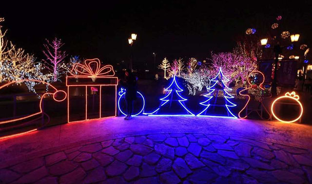 商業(yè)街燈光美陳景觀布置 商業(yè)街燈光美陳景觀布置