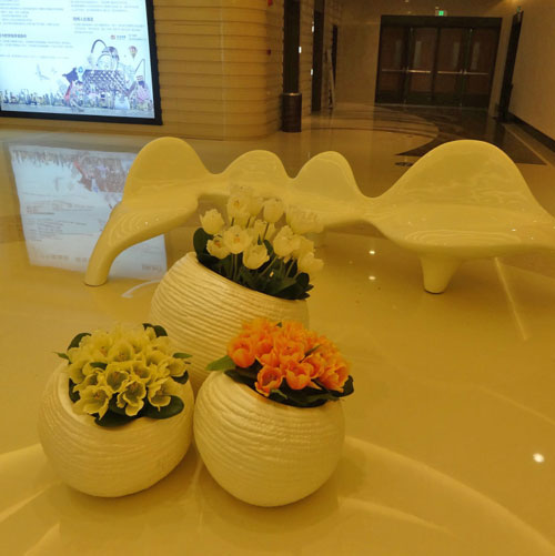商場(chǎng)創(chuàng)意抽象花盆 商場(chǎng)創(chuàng)意抽象花盆