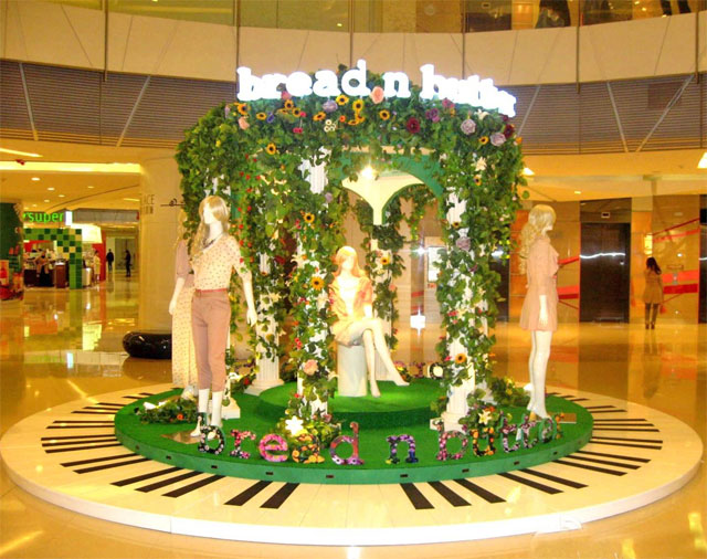 春季櫥窗美陳布置 春季櫥窗美陳布置