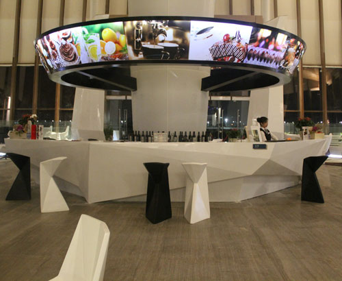 吧臺(tái)創(chuàng)意菱形高腳椅