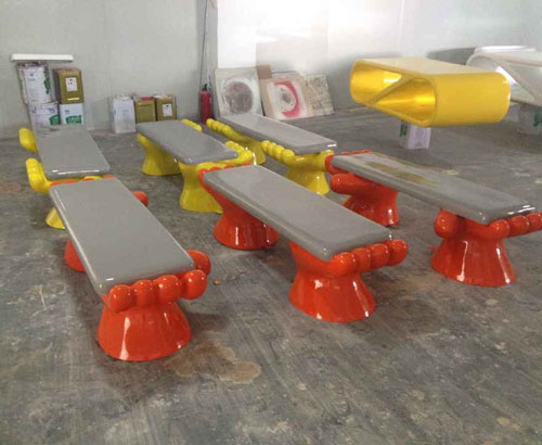 卡通手舉休閑長椅