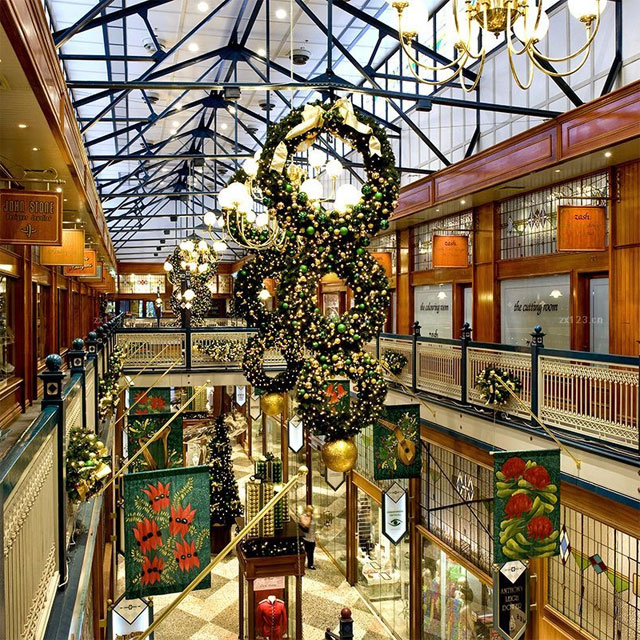 商場(chǎng)中庭懸掛式美陳